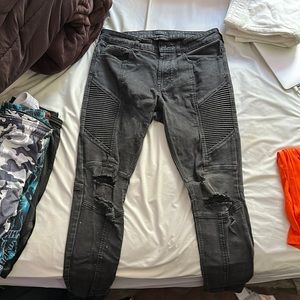 Clearing out closet, these tough but don’t fit.